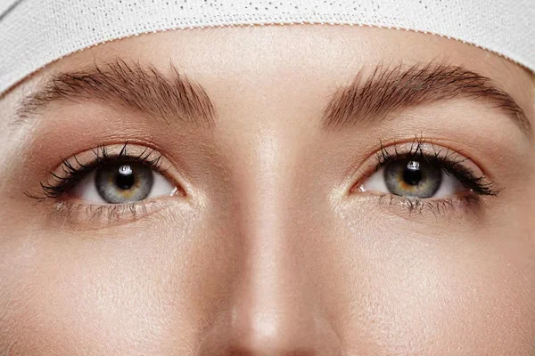 All Four Eyelid